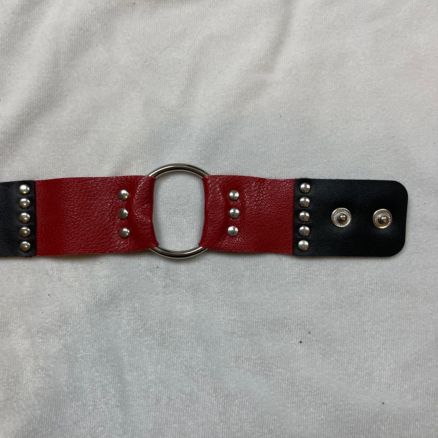 Mallgoth o ring cuff bracelet