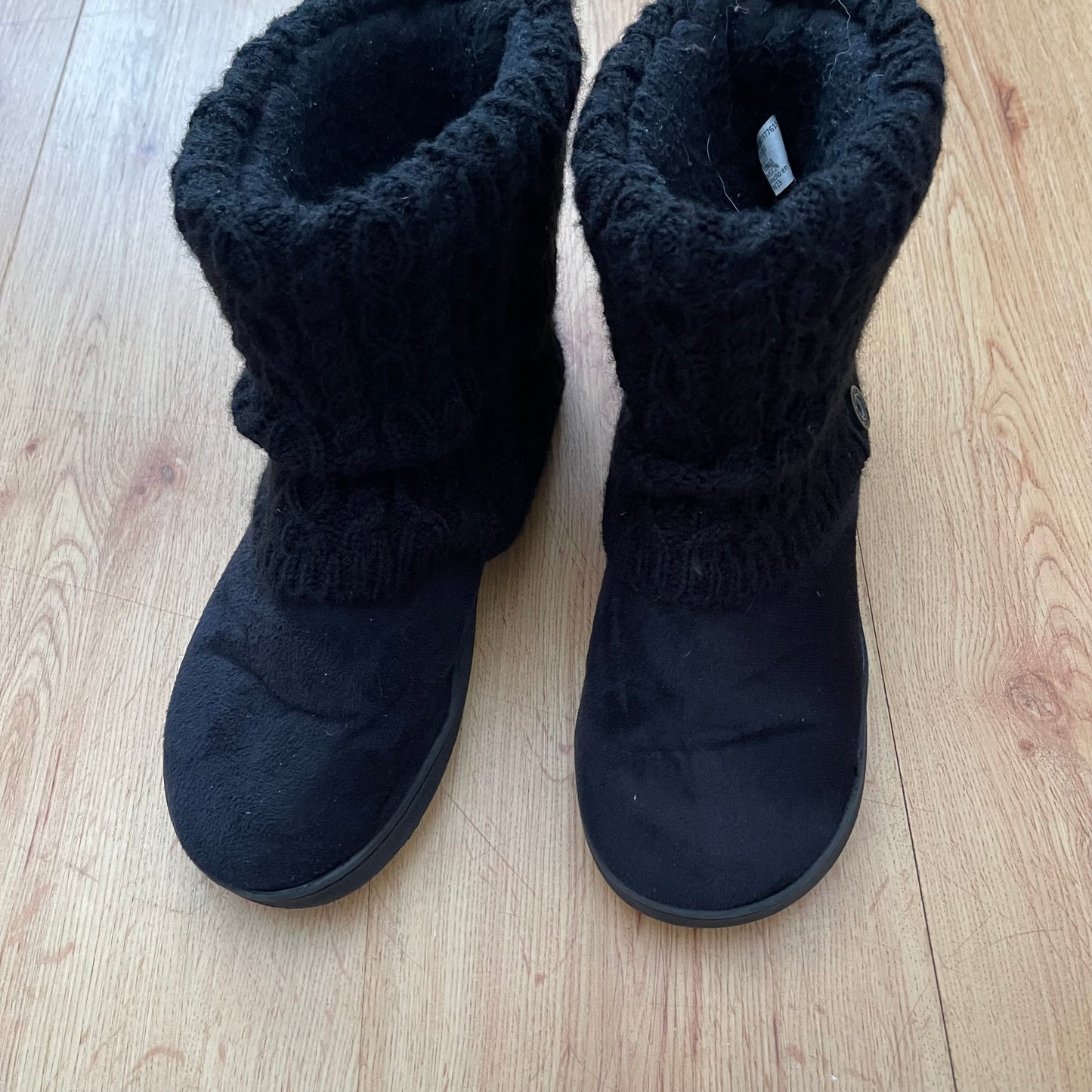 Emo knit fold over boots (US7)