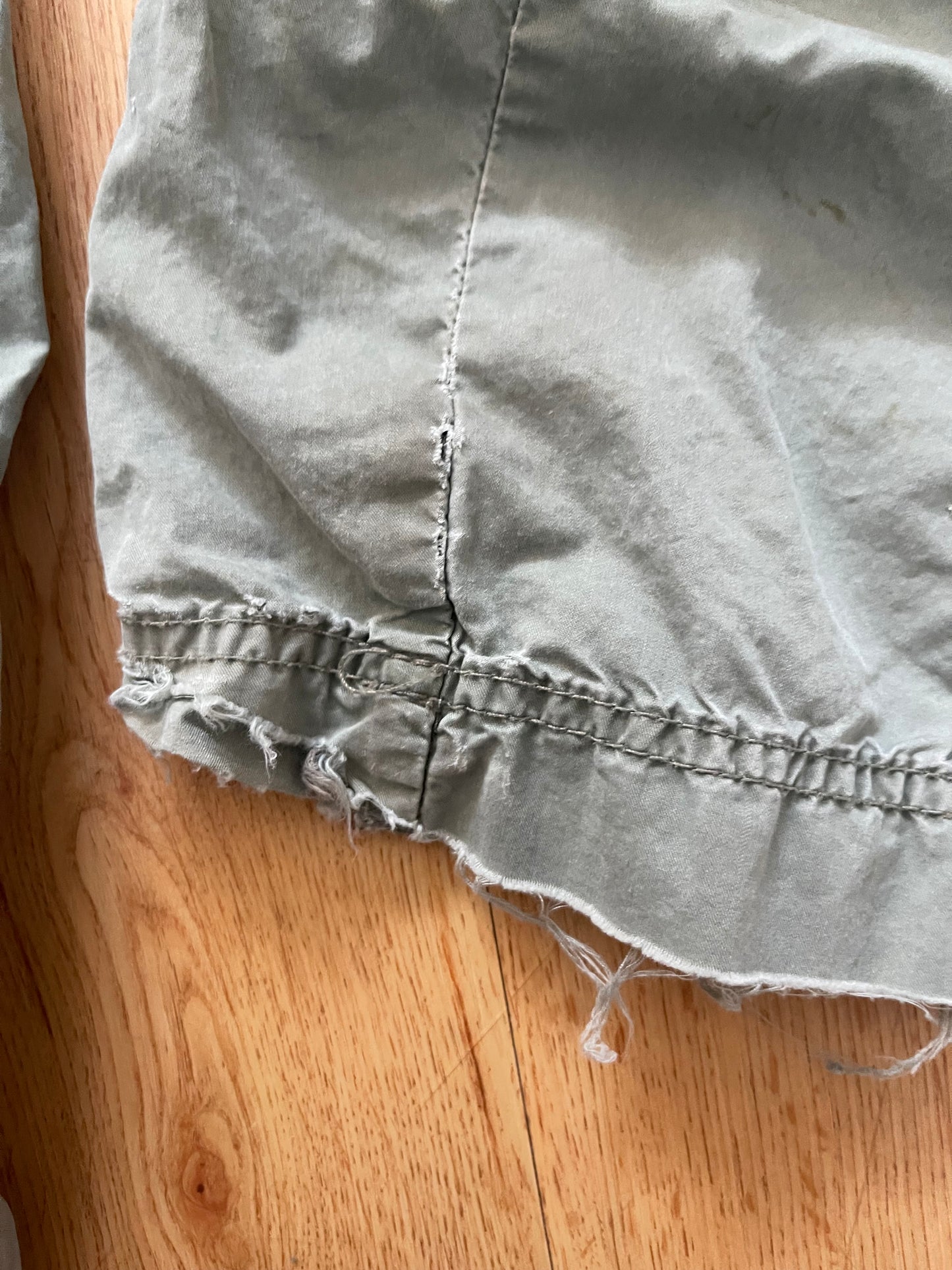 Grunge cargo low rise pants (30”)