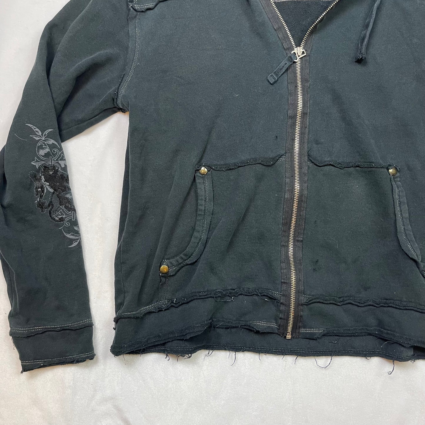 Grunge distressed graphic hoodie (XL)