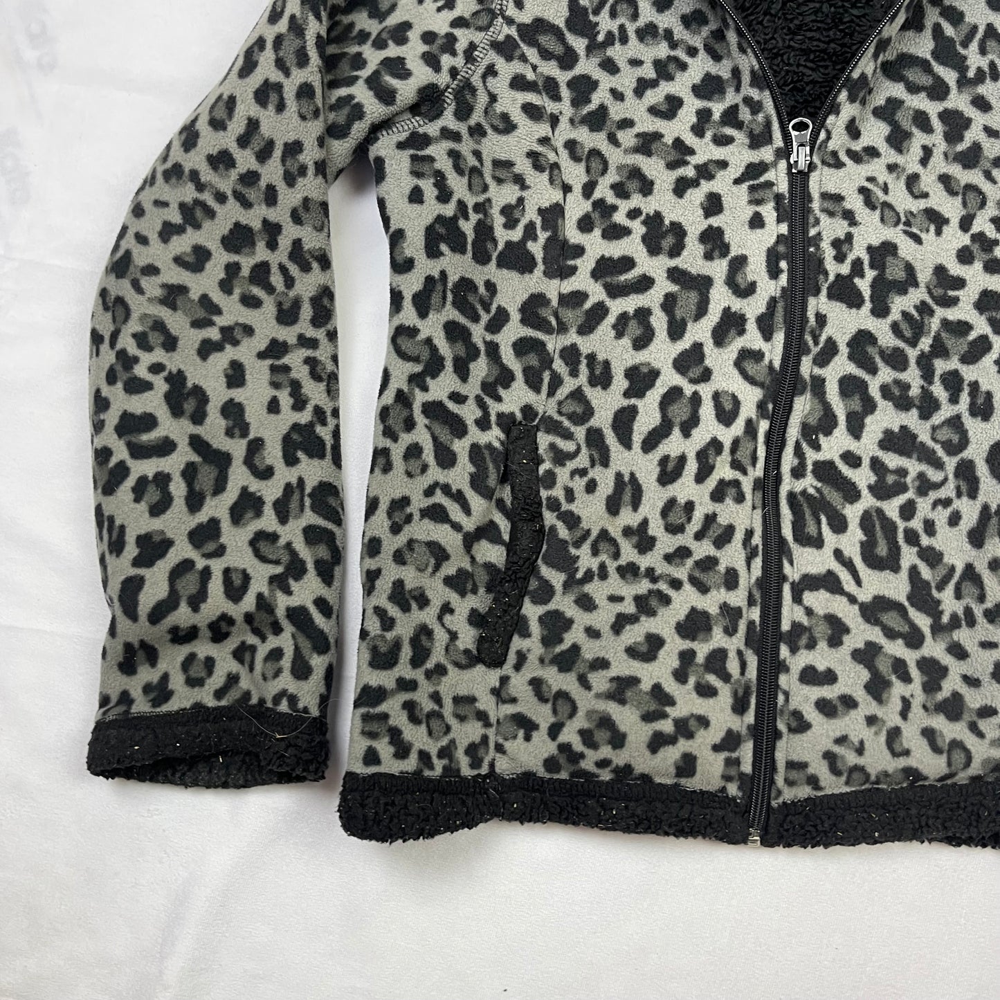 Grunge animal print sherpa hoodie (M)