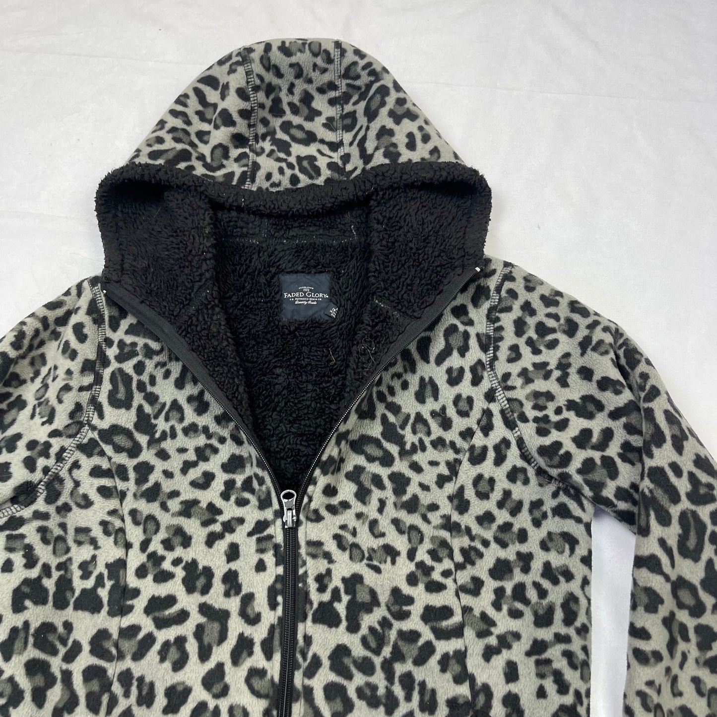 Grunge animal print sherpa hoodie (M)