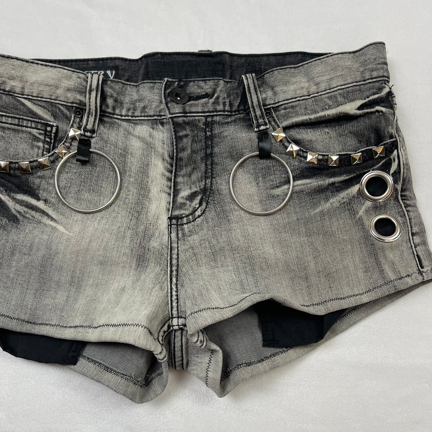 Emo upcycled jumbo grommet shorts (30”)