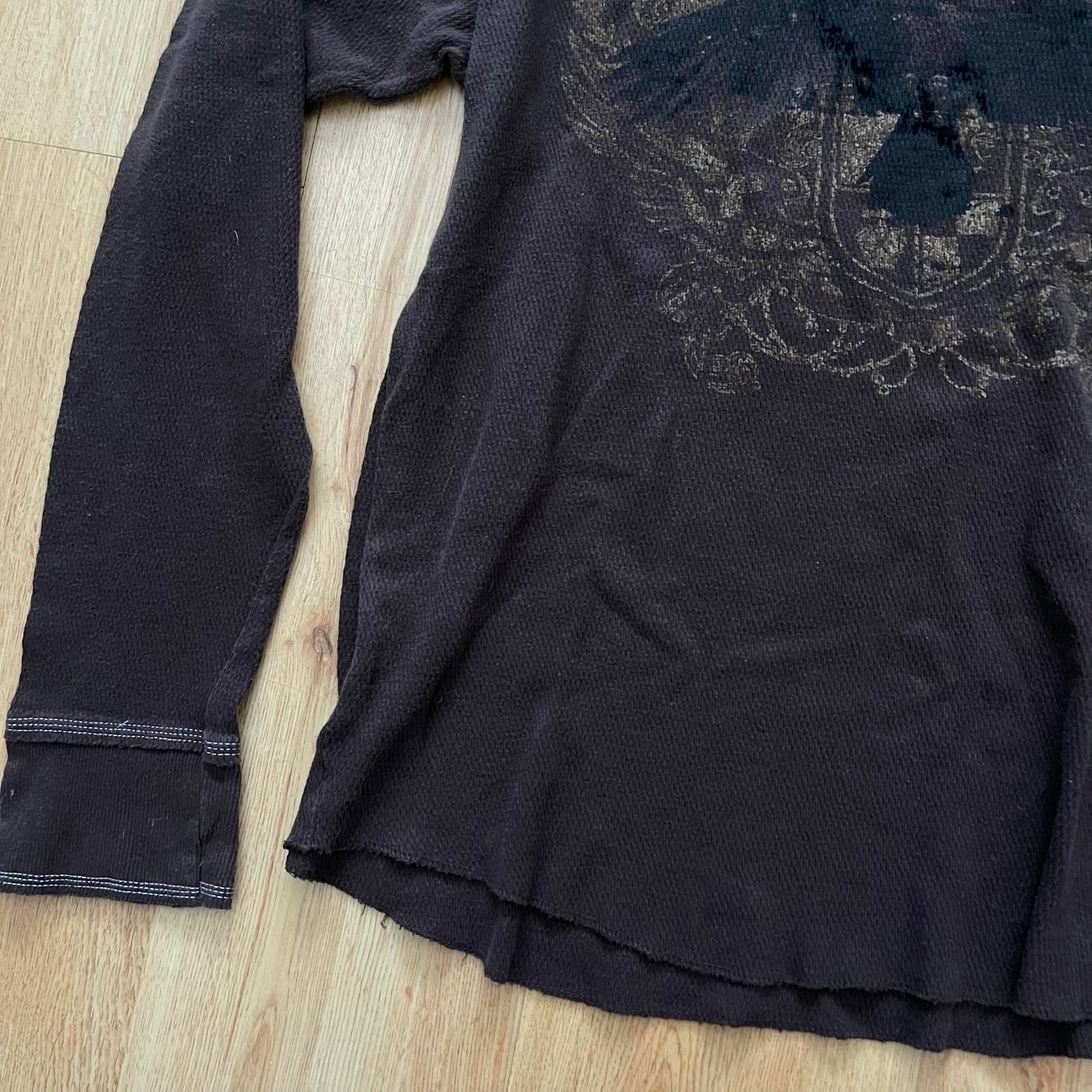 Grunge graphic thermal long sleeve top (XL)