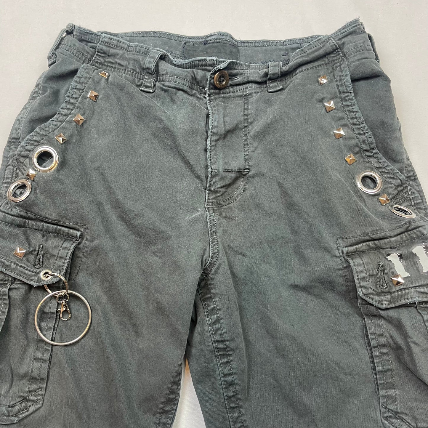 Emo upcycled cargo boy shorts (30”)