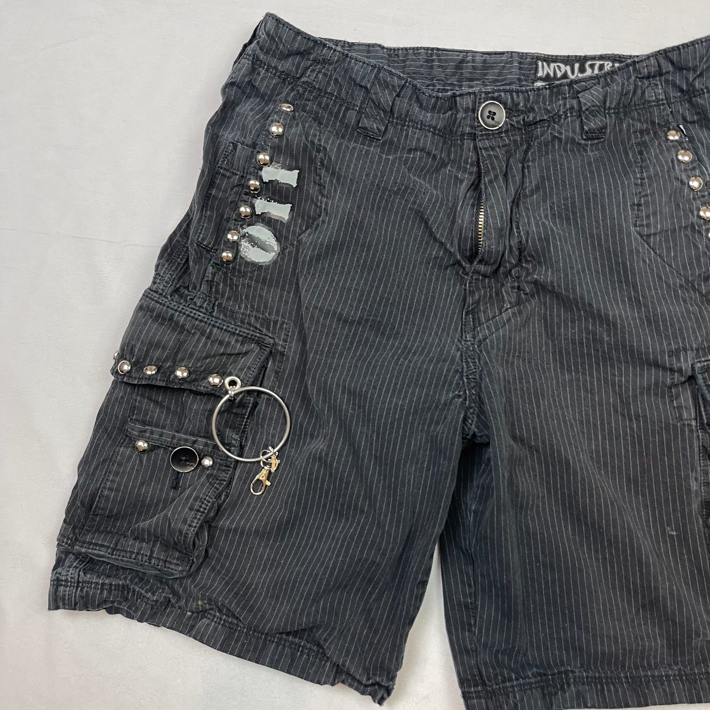 Emo upcycled cargo boy shorts (27”)