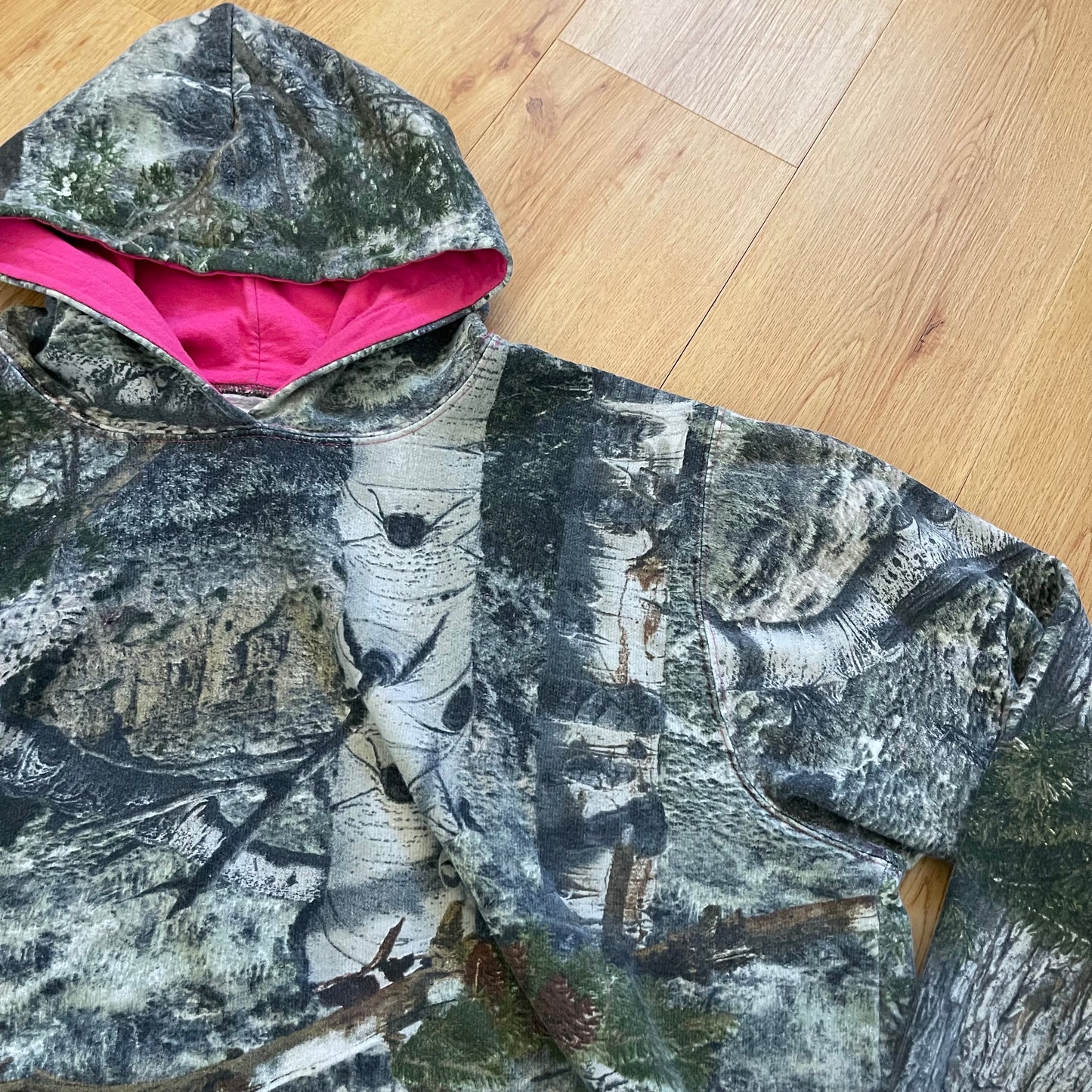 Y2K camo hoodie (XXL)