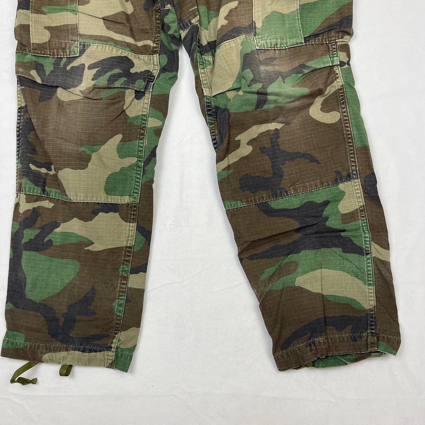 Grunge camo cargo pants (27”)