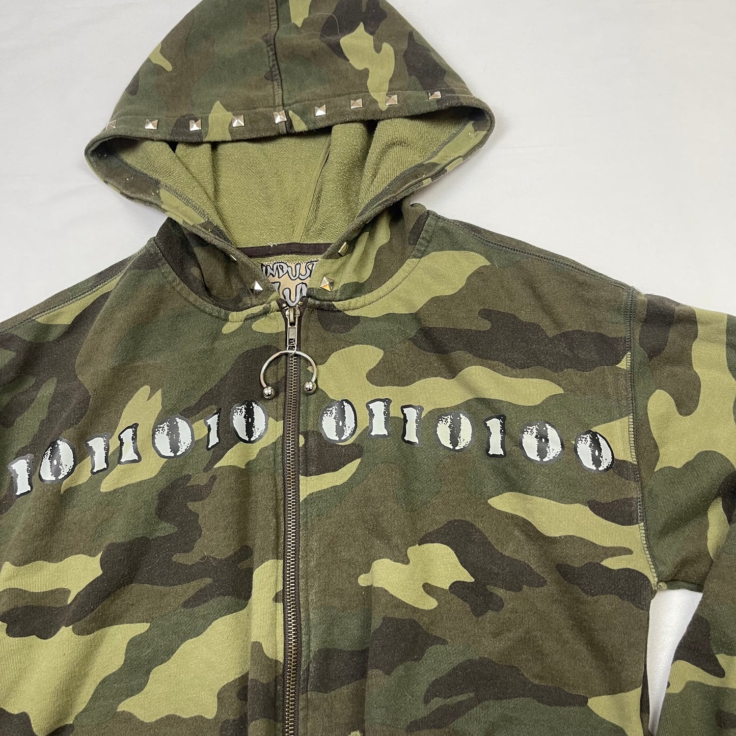 Mallgoth upcycled camo cropped hoodie (M)