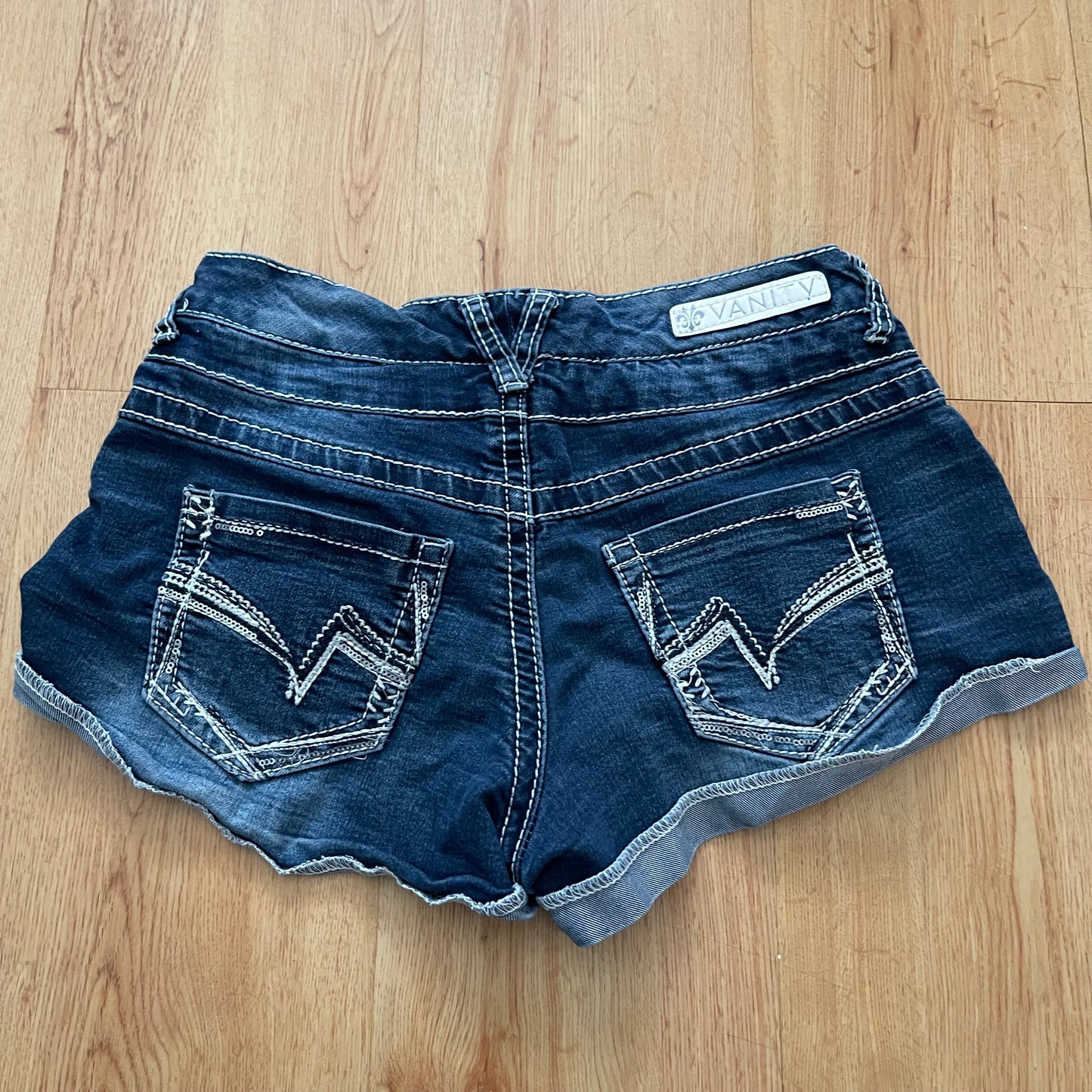 Y2K low rise mini shorts (27”)