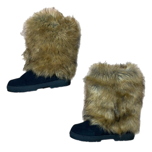 Y2K faux fur boots (US 9)