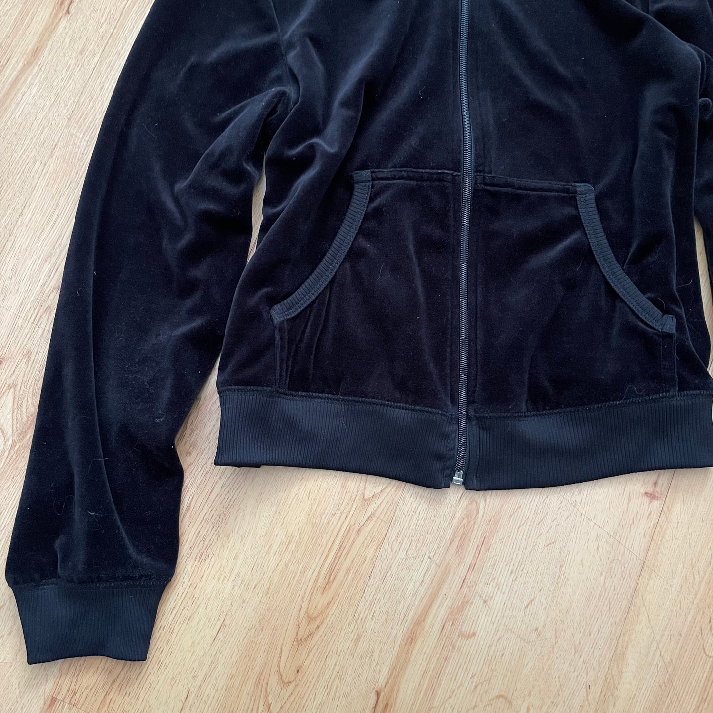 Grunge black velour hoodie (M)