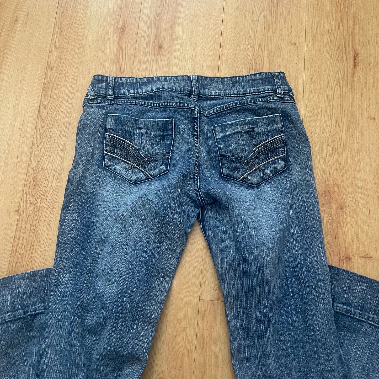 Y2K cuffed low rise jeans (31”)