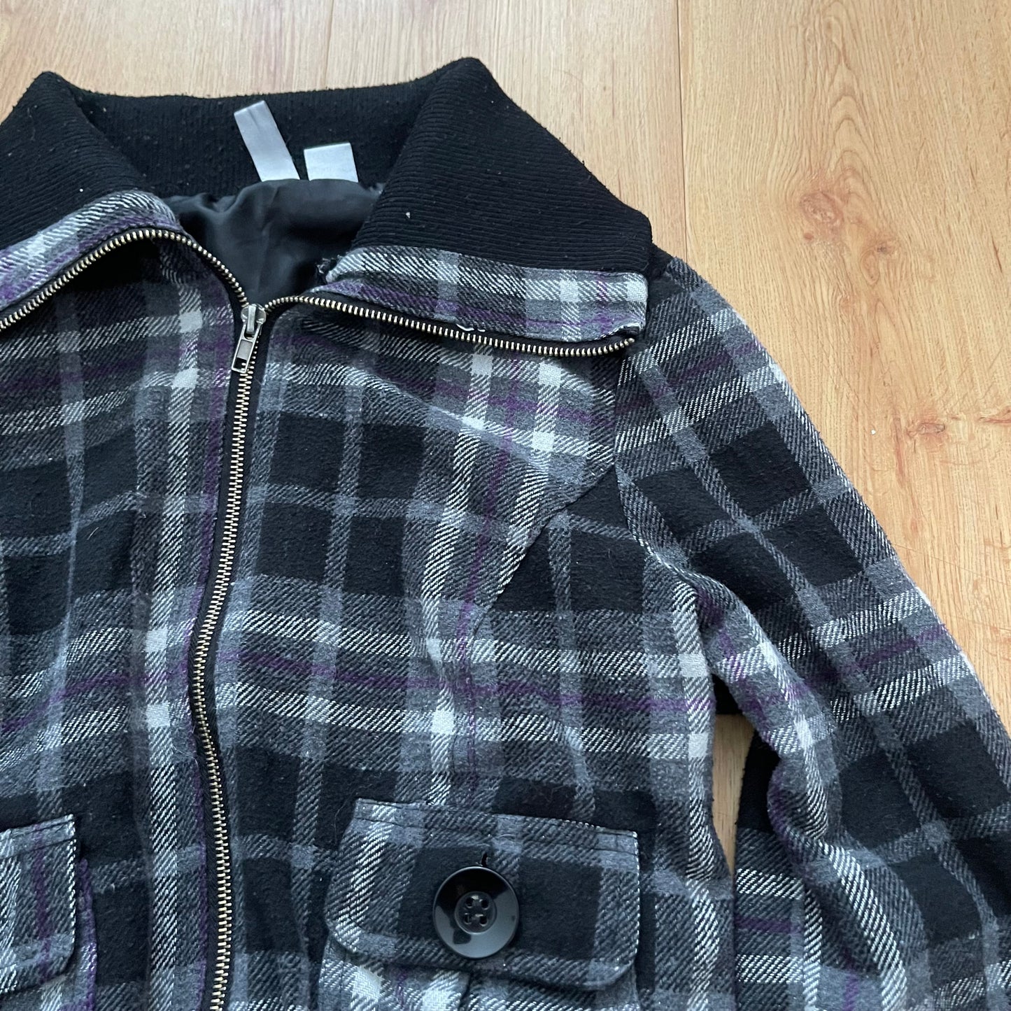 Grunge plaid zip up jacket (S/M)