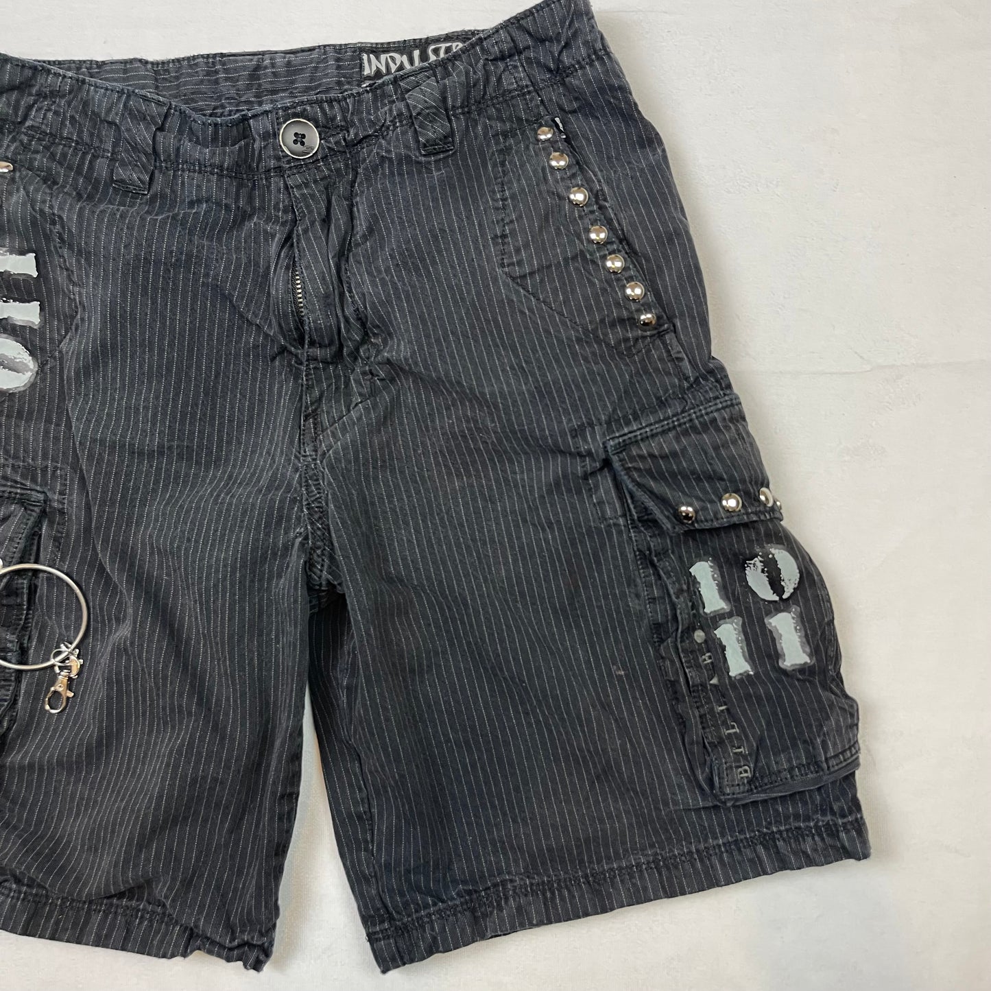 Emo upcycled cargo boy shorts (27”)