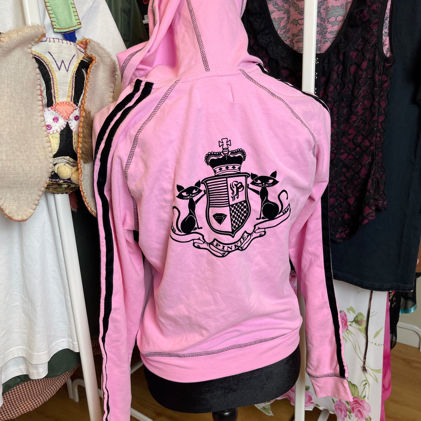 Y2k kitty sporty hoodie (M/L)